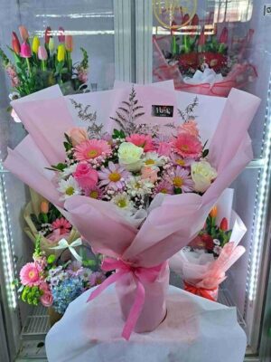 Ramo Primaveral con base en rosa 🩷