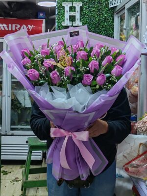 Ramo de 24 rosas lilas 💜