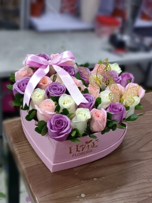 Box Corazón con rosas pasteles 🩷