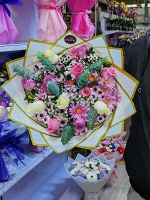 Ramo de Rosas y flores