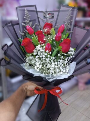 Ramo de Tulipanes y Rosas