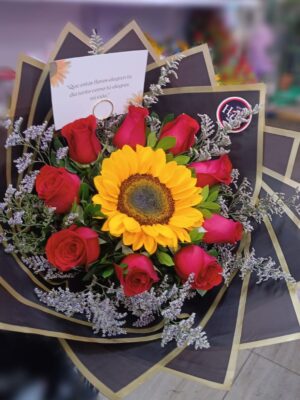 Ramo de Rosas con Girasol