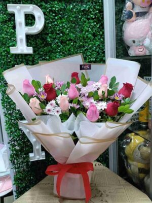 Ramo  tricolor de 12 rosas 🌹