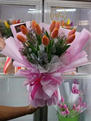 Ramo de 10 Tulipanes naranja