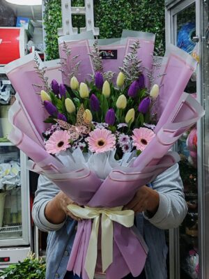 Ramo con 20 Tulipanes blancos y morados 💜