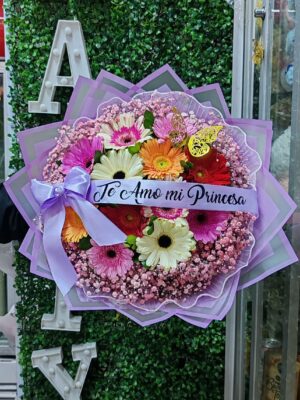 Ramo de  12 Gerberas con lazo