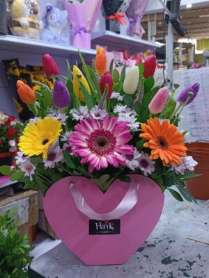 Corazón de 10 Tulipanes