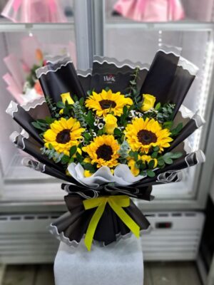 Ramo de Girasoles y rosas 💛