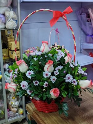 Canasta de 12 rosas