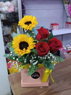 ❌Box de Girasoles con rosas
