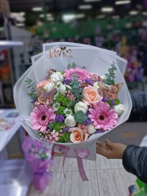 Ramo de Rosas Inglesas y flores