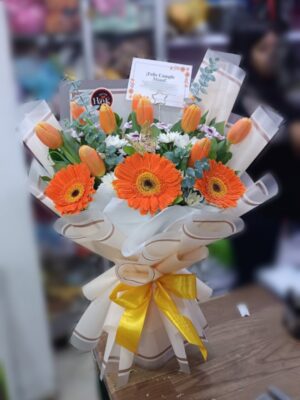 Ramo de 10 Tulipanes naranja 🧡