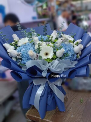 Ramo de  Hortensias y rosas 💙