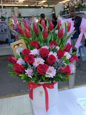 Box premium de tulipanes y rosas