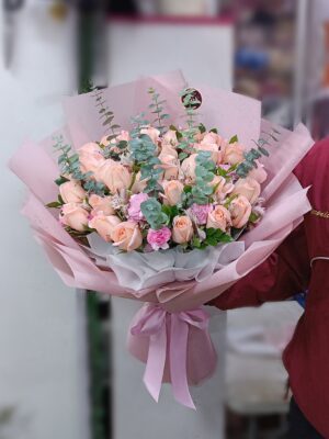 Ramo de Rosas y flores