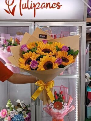 Ramo de Girasoles y rosas lilas 💜
