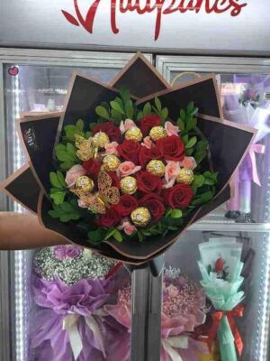 Buchón 24 rosas (rojas y rosadas) 😍 y chocolates Ferrero
