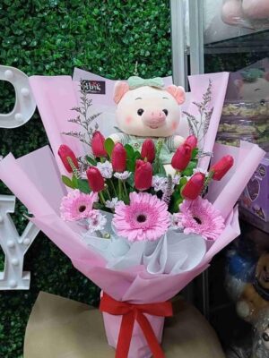Ramo Cerdita con Tulipanes
