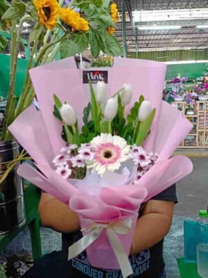 Ramo de 5 tulipanes blancos 🤍