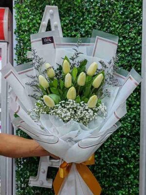 Ramo de 10 Tulipanes blancos
