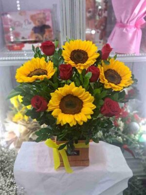 Box de Rosas y girasoles 🌻🌹