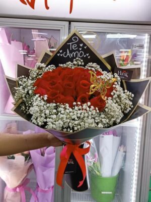 Ramo buchón de 24 rosas