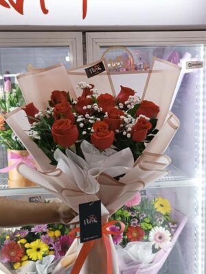 Ramo de 12 rosas rojas