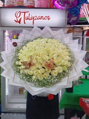 Buchón con 100 rosas blancas 🤍