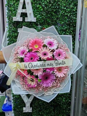 Ramo de Gerberas en tonos rosa 💞🌸