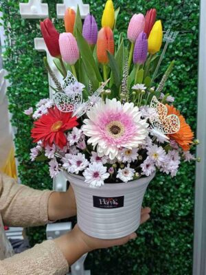 Arreglo de 10 Tulipanes en colores variados 💐